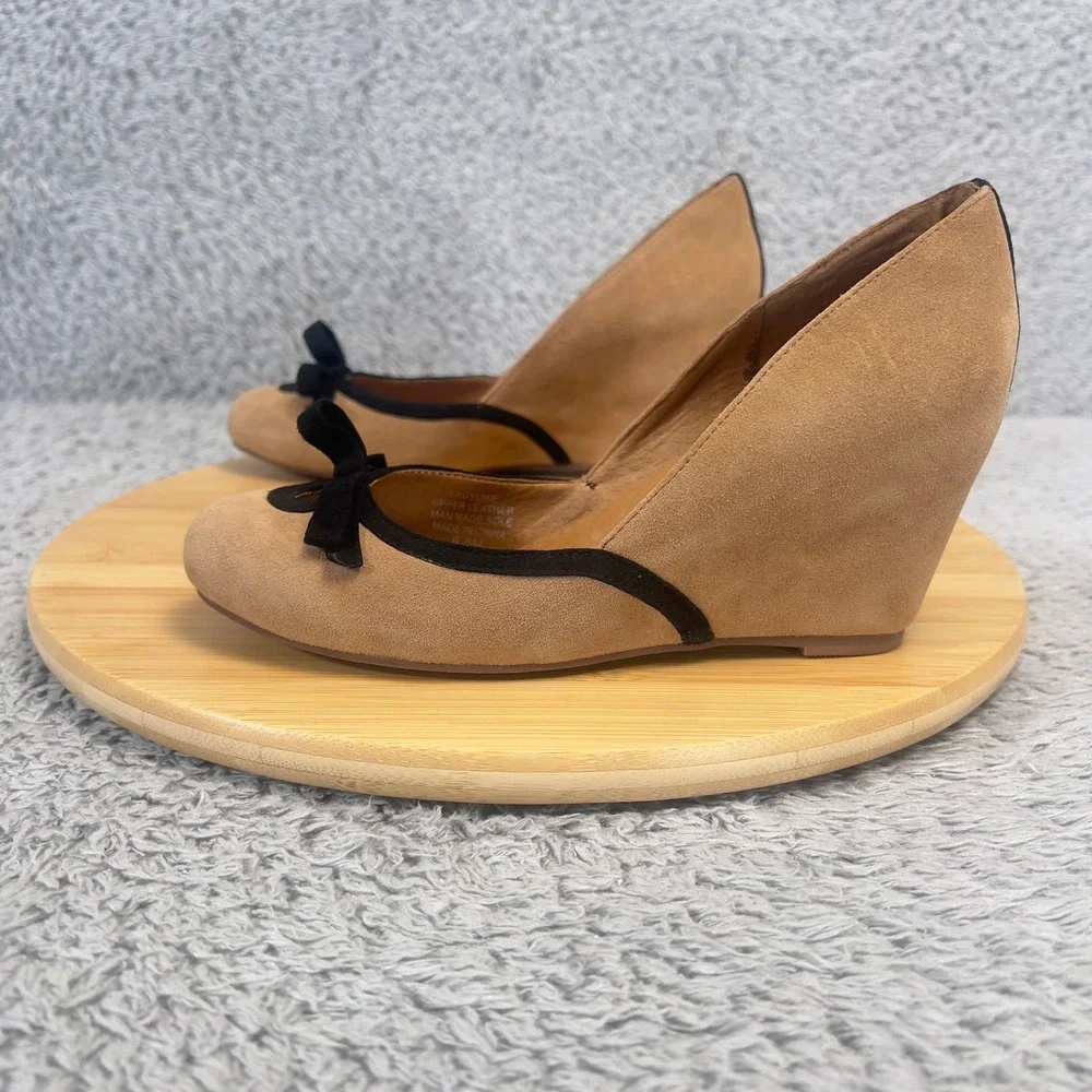 Jeffrey Campbell LadyLike Tan Suede Wedge Pumps Bow Womens Size 6.5 New Havana